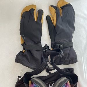 Mittens with finger glove UNISEX and Goggles *Pkg Deal*